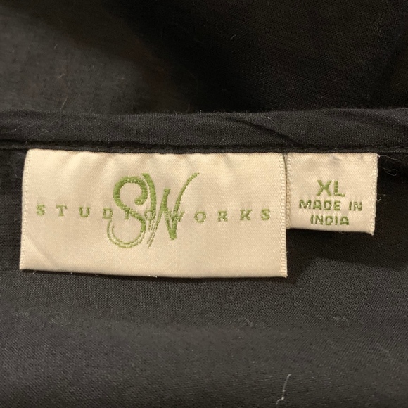 Studio Works 3/4 Sleeve V-neck Embroidered Top - Picture 4 of 6